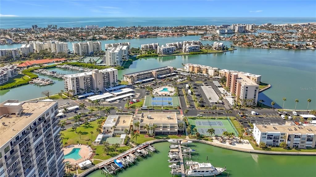 En Venta: $299,000 (2 camas, 2 baños, 1300 Pies cuadrados)