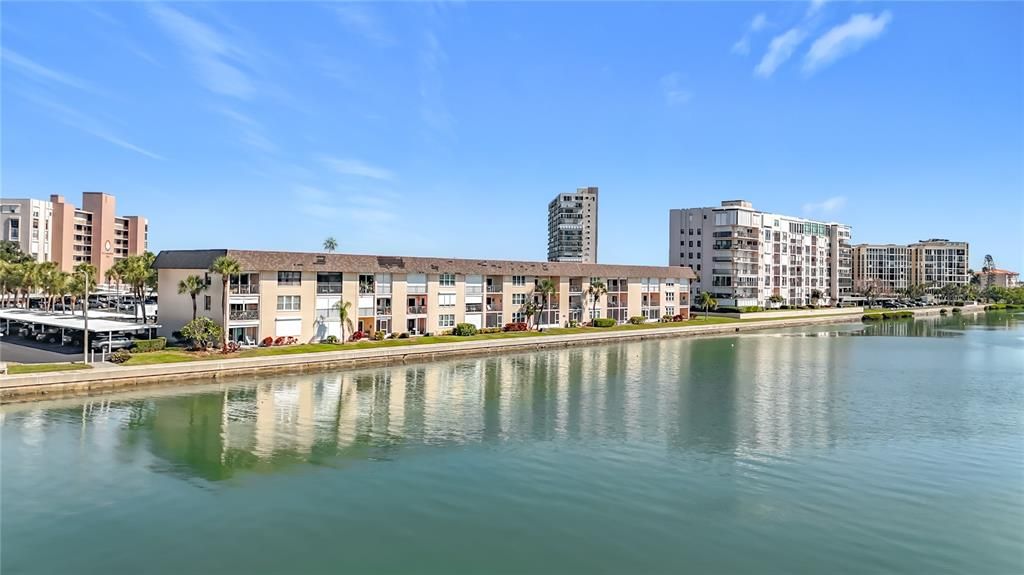 En Venta: $299,000 (2 camas, 2 baños, 1300 Pies cuadrados)