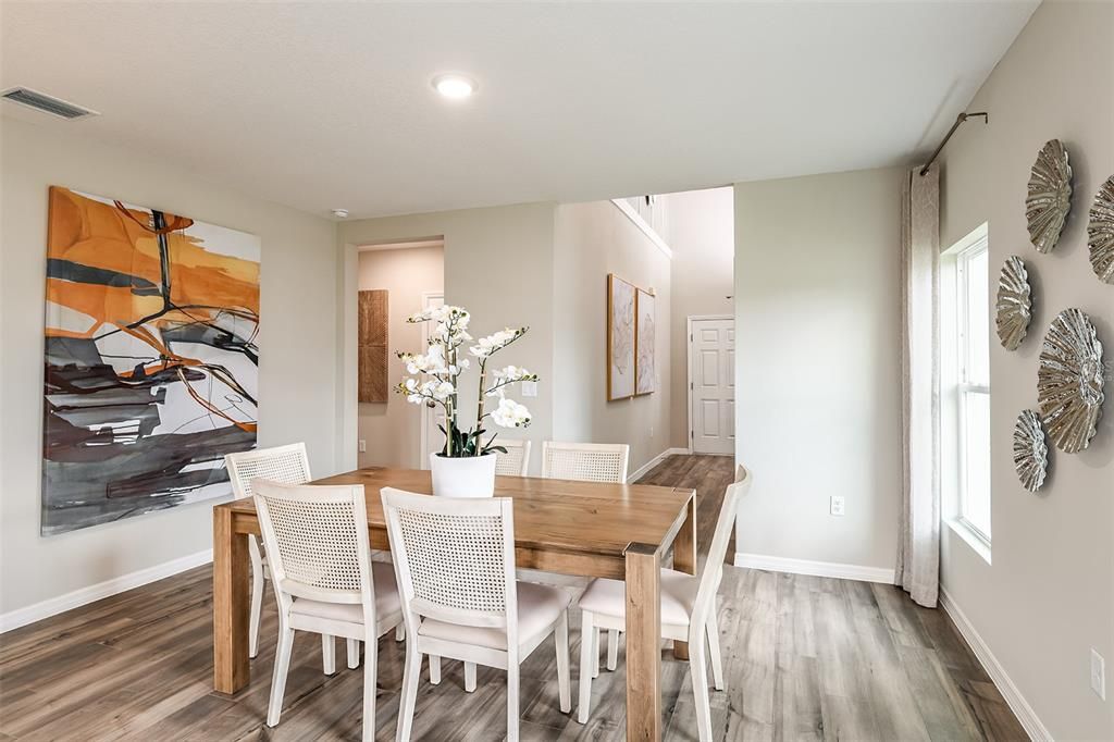 待售: $381,695 (5 贝兹, 3 浴室, 2470 平方英尺)