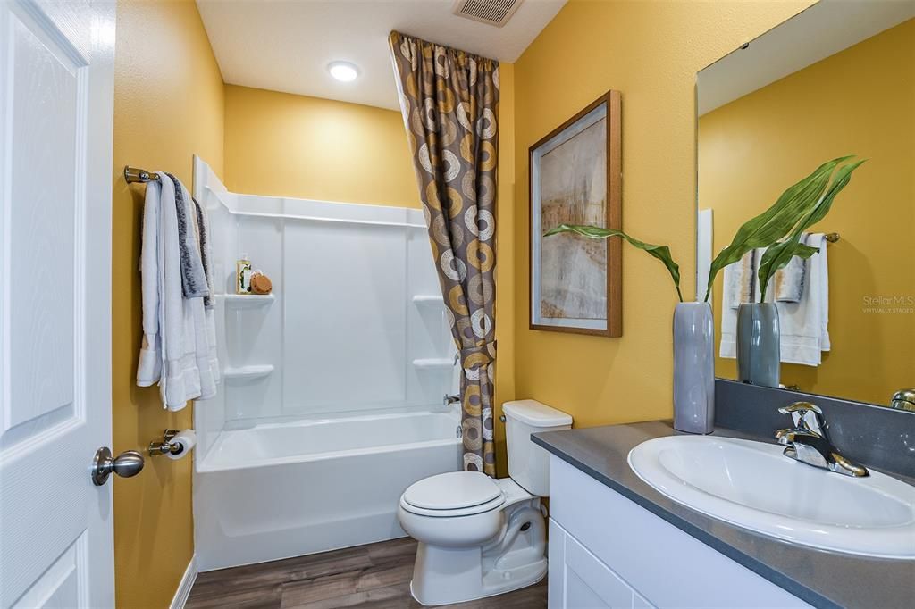 待售: $381,695 (5 贝兹, 3 浴室, 2470 平方英尺)