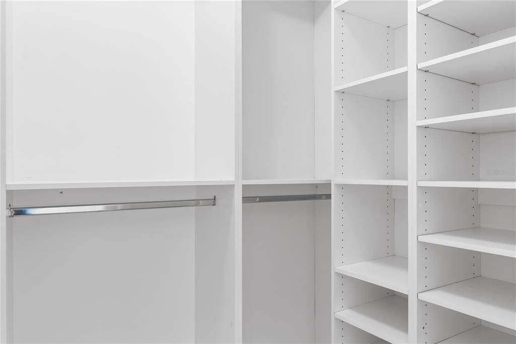 For Rent: $2,450 (3 beds, 2 baths, 1935 Square Feet)