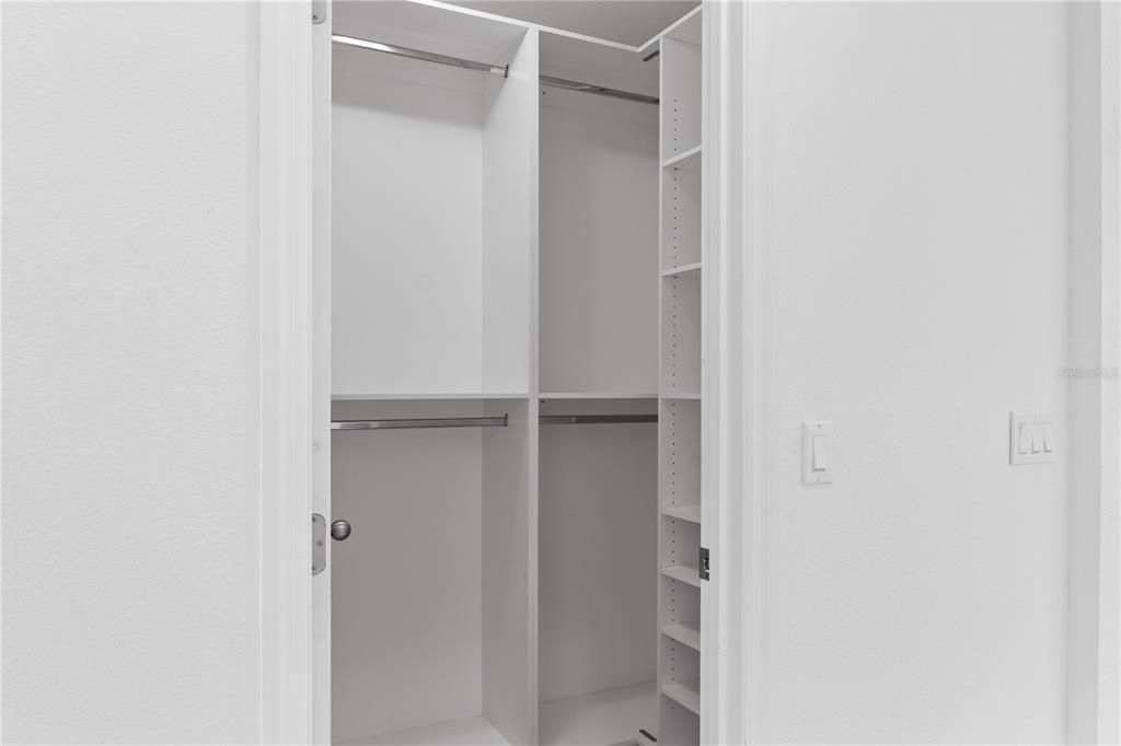 For Rent: $2,450 (3 beds, 2 baths, 1935 Square Feet)