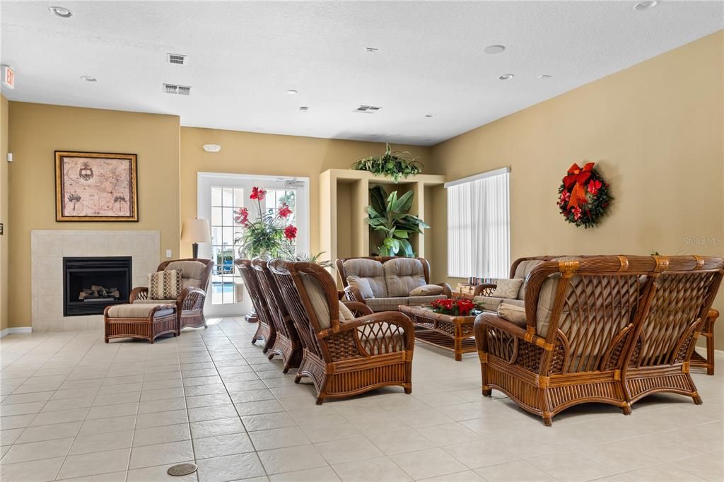 For Rent: $2,450 (3 beds, 2 baths, 1935 Square Feet)