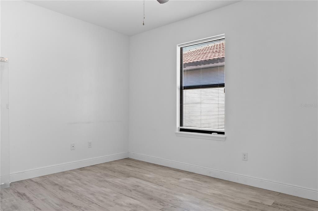 For Rent: $2,450 (3 beds, 2 baths, 1935 Square Feet)