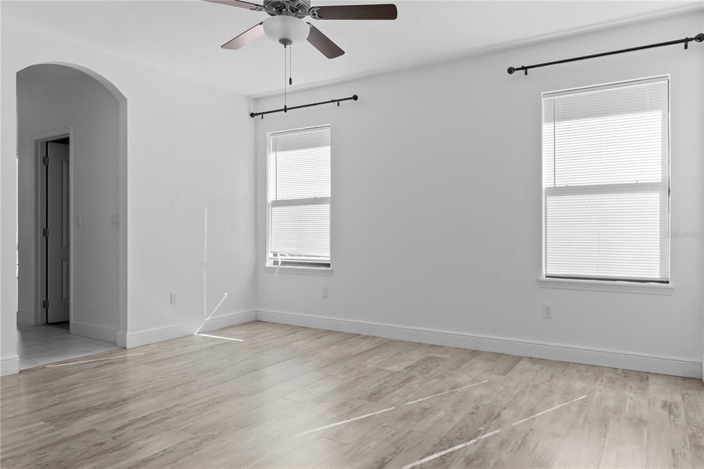 For Rent: $2,450 (3 beds, 2 baths, 1935 Square Feet)