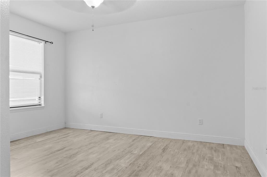 For Rent: $2,450 (3 beds, 2 baths, 1935 Square Feet)