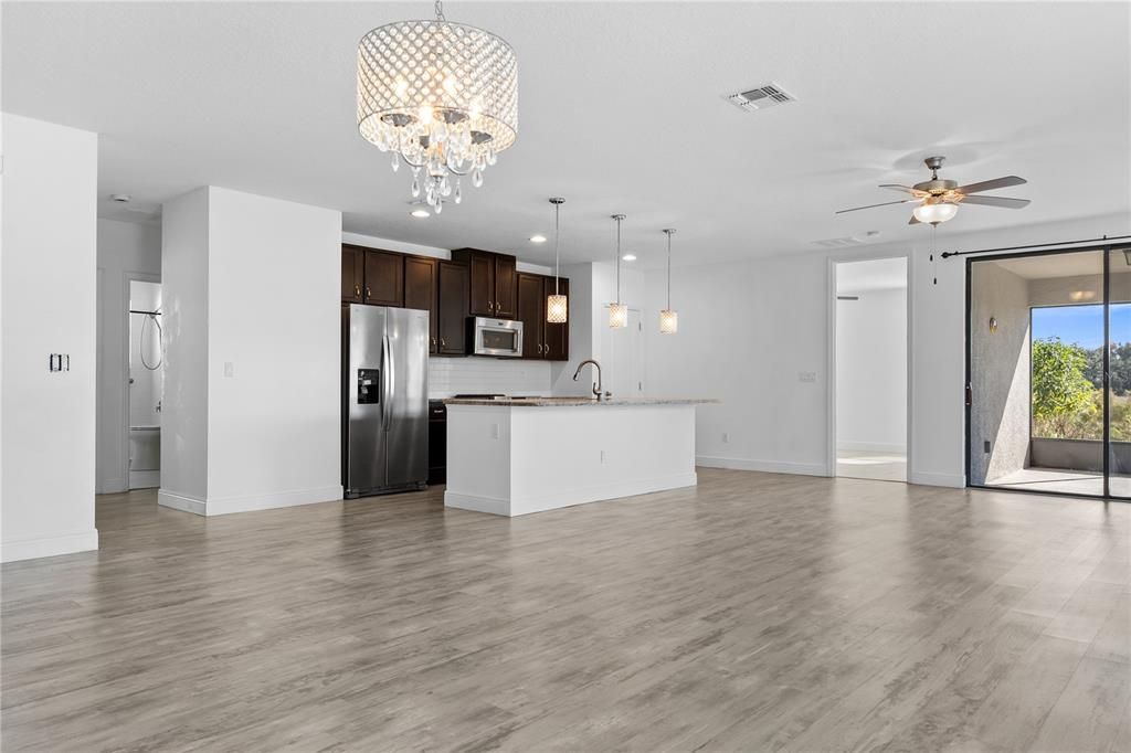 For Rent: $2,450 (3 beds, 2 baths, 1935 Square Feet)