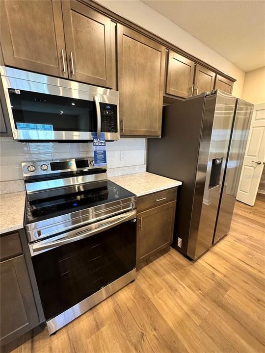 出租: $2,300 (3 贝兹, 2 浴室, 1705 平方英尺)