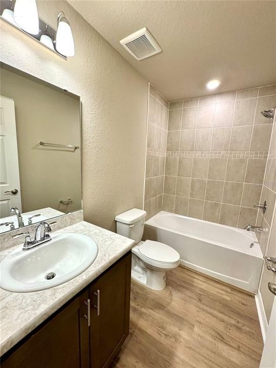 出租: $2,300 (3 贝兹, 2 浴室, 1705 平方英尺)