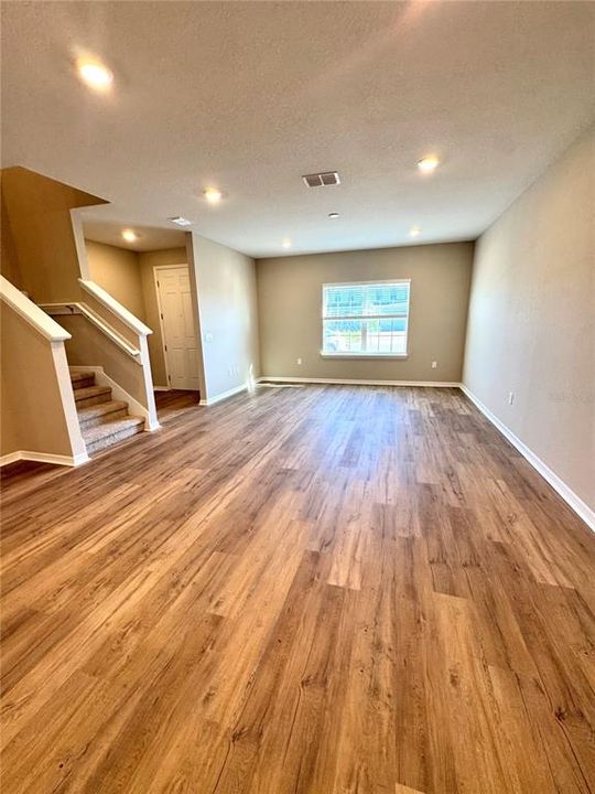 出租: $2,300 (3 贝兹, 2 浴室, 1705 平方英尺)