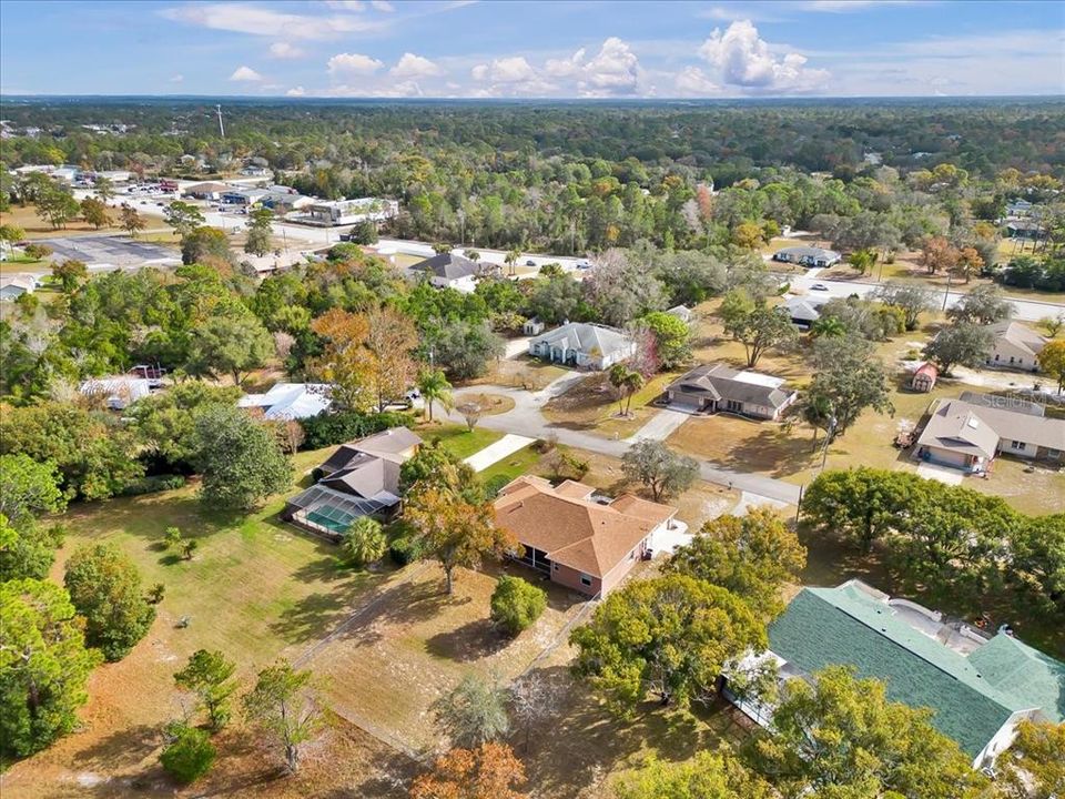 Activo con contrato: $355,000 (3 camas, 2 baños, 2090 Pies cuadrados)