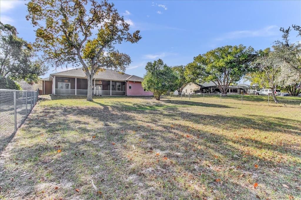 Activo con contrato: $355,000 (3 camas, 2 baños, 2090 Pies cuadrados)