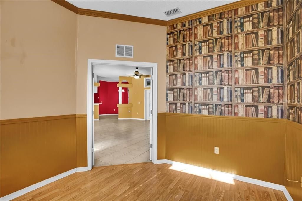 Activo con contrato: $355,000 (3 camas, 2 baños, 2090 Pies cuadrados)