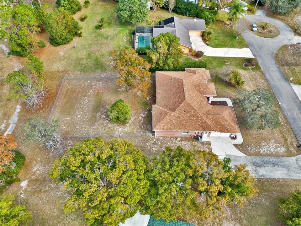 Activo con contrato: $355,000 (3 camas, 2 baños, 2090 Pies cuadrados)