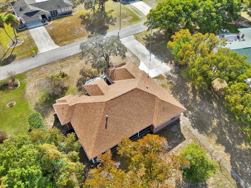 Activo con contrato: $355,000 (3 camas, 2 baños, 2090 Pies cuadrados)