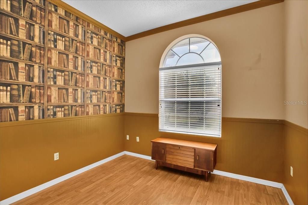 Activo con contrato: $355,000 (3 camas, 2 baños, 2090 Pies cuadrados)