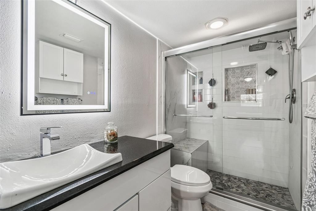 待售: $149,000 (1 贝兹, 1 浴室, 855 平方英尺)