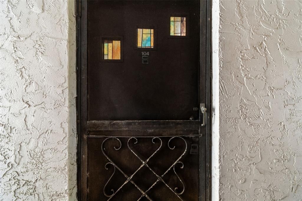 待售: $149,000 (1 贝兹, 1 浴室, 855 平方英尺)