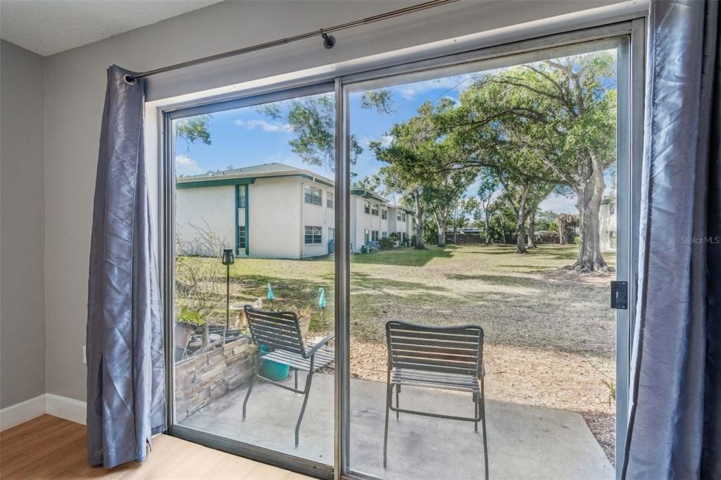 待售: $149,000 (1 贝兹, 1 浴室, 855 平方英尺)