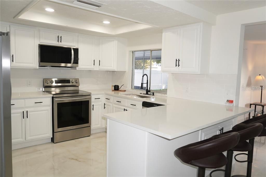 For Sale: $219,999 (2 beds, 2 baths, 1044 Square Feet)