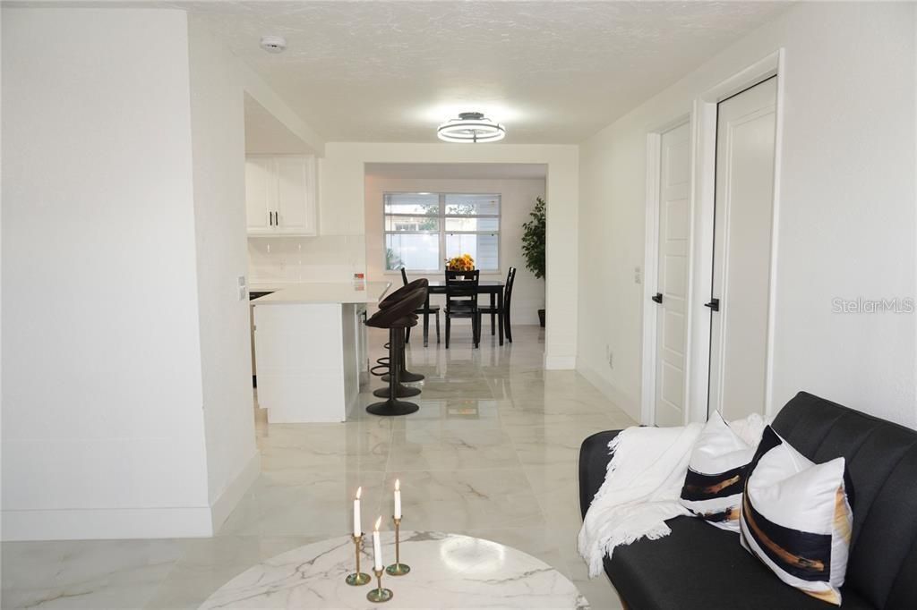 For Sale: $219,999 (2 beds, 2 baths, 1044 Square Feet)