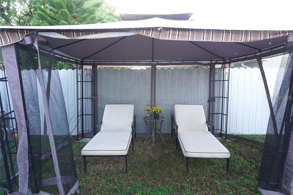 For Sale: $219,999 (2 beds, 2 baths, 1044 Square Feet)