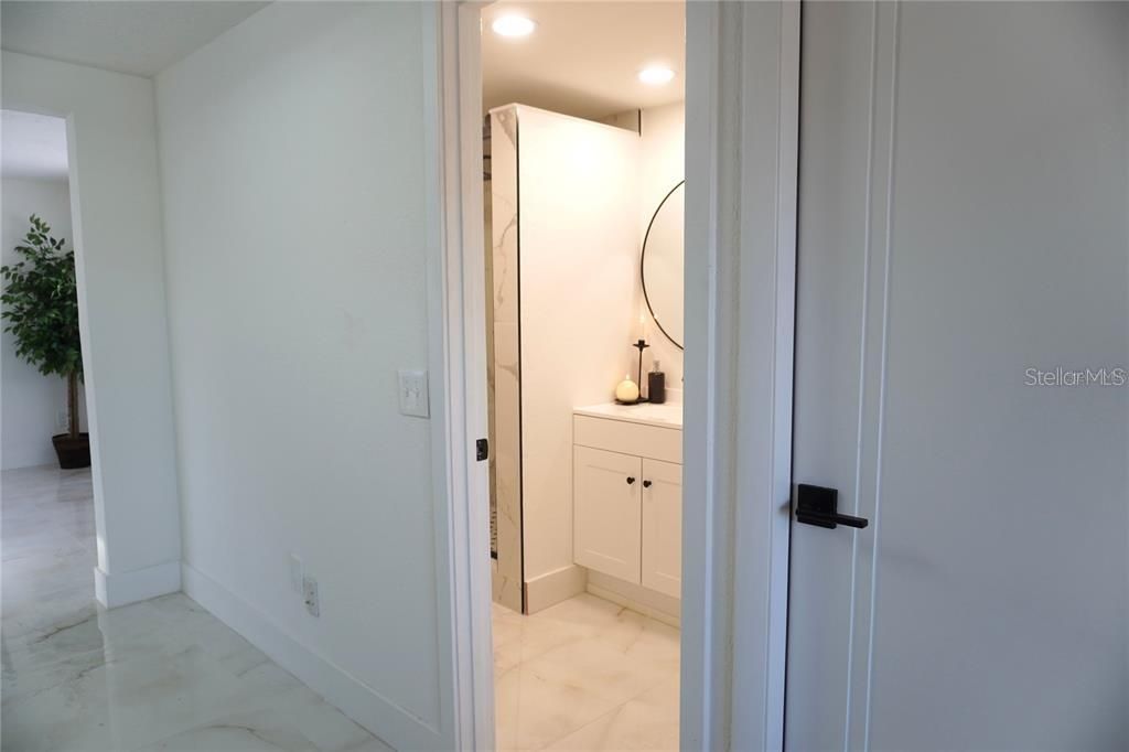 For Sale: $219,999 (2 beds, 2 baths, 1044 Square Feet)