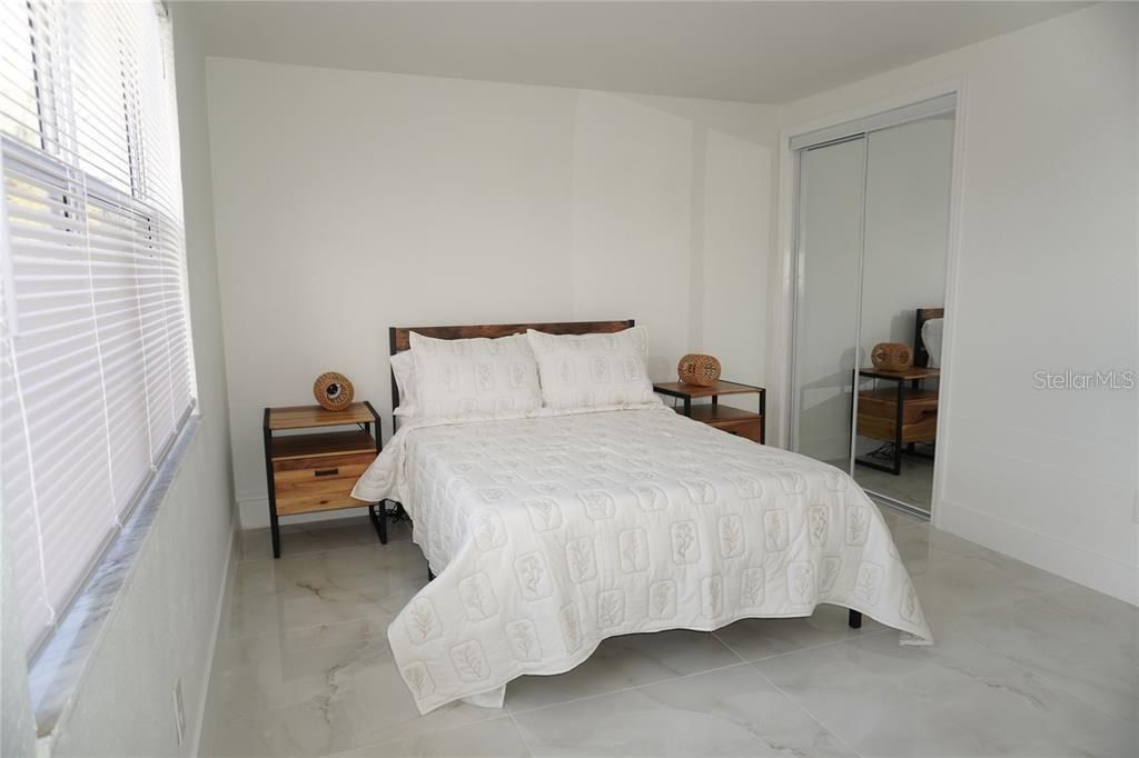 For Sale: $219,999 (2 beds, 2 baths, 1044 Square Feet)