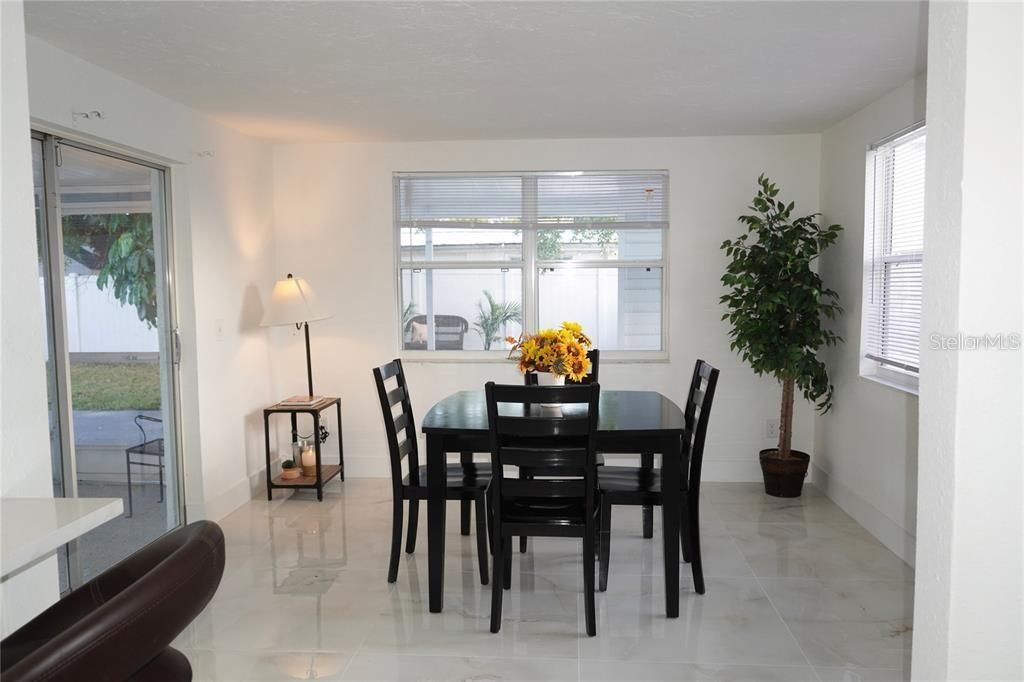 For Sale: $219,999 (2 beds, 2 baths, 1044 Square Feet)