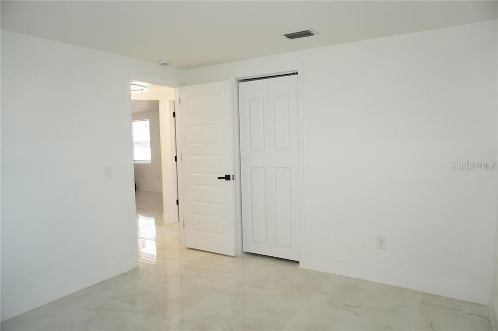 For Sale: $219,999 (2 beds, 2 baths, 1044 Square Feet)