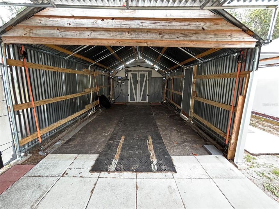 For Sale: $89,900 (2 beds, 1 baths, 784 Square Feet)