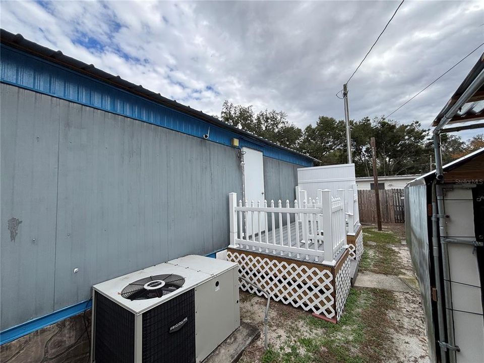 For Sale: $89,900 (2 beds, 1 baths, 784 Square Feet)