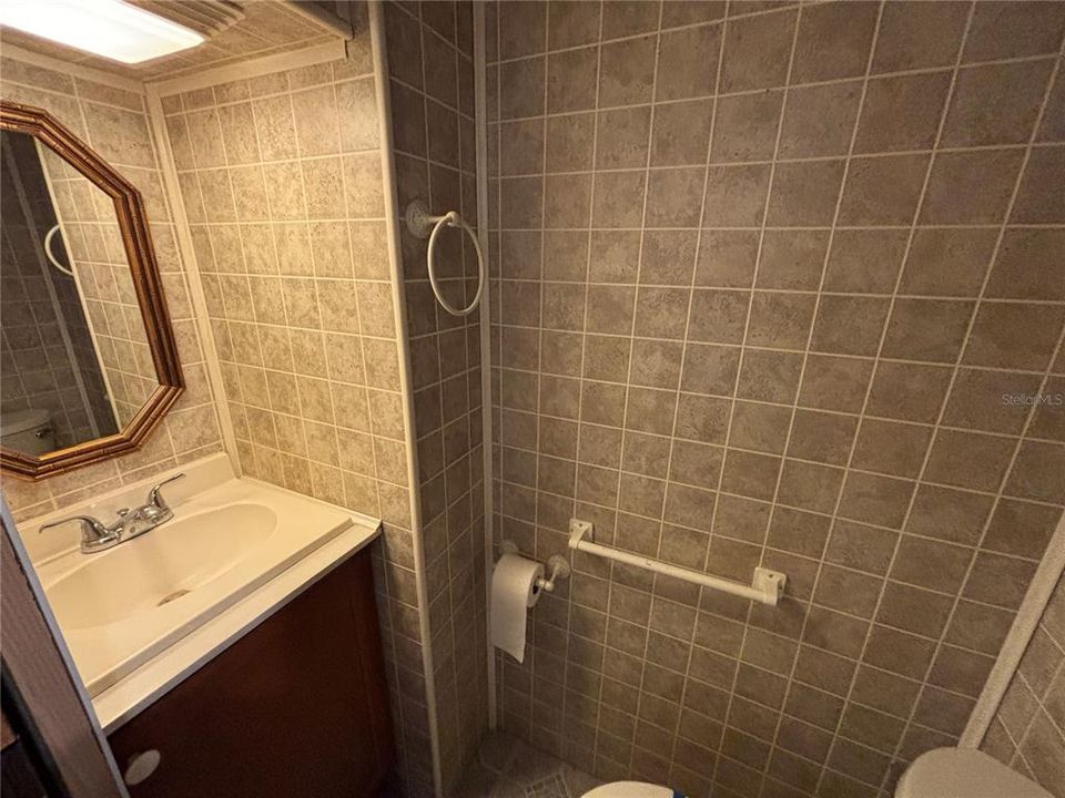 For Sale: $89,900 (2 beds, 1 baths, 784 Square Feet)