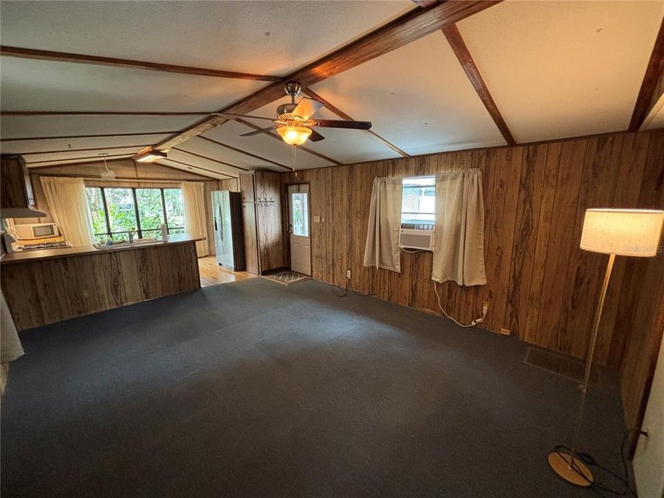 For Sale: $89,900 (2 beds, 1 baths, 784 Square Feet)