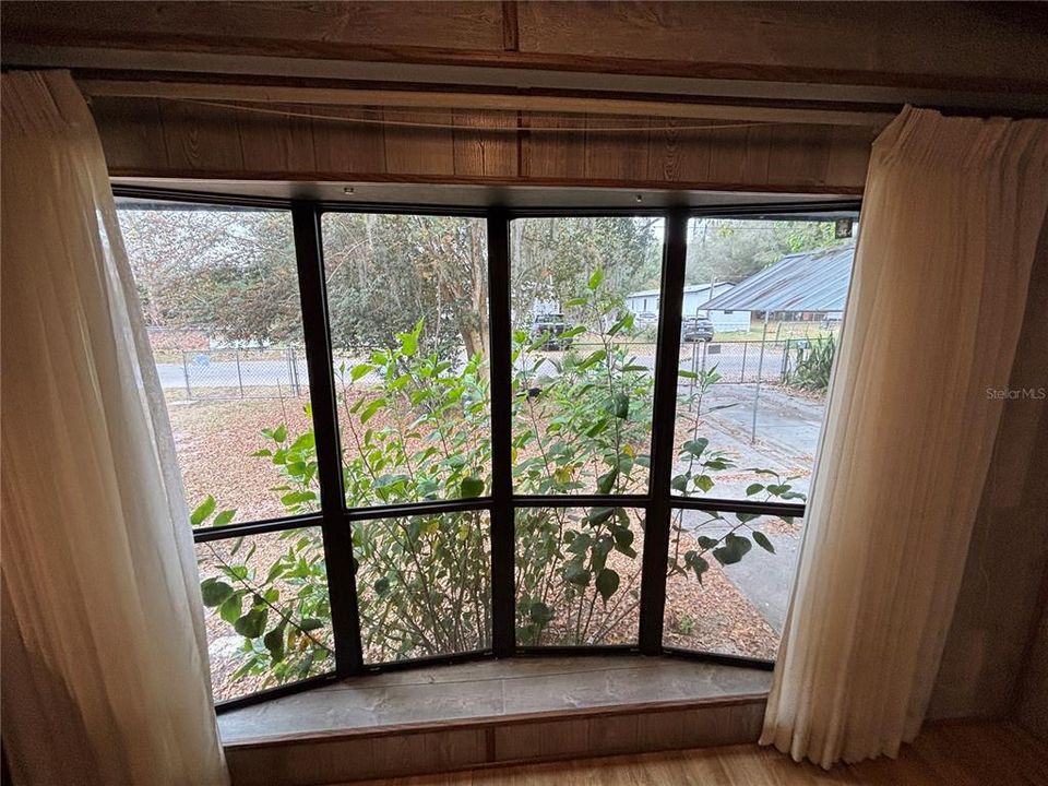 For Sale: $89,900 (2 beds, 1 baths, 784 Square Feet)