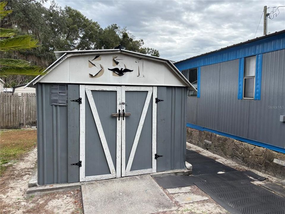 For Sale: $89,900 (2 beds, 1 baths, 784 Square Feet)