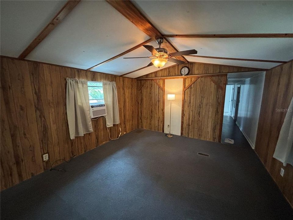 For Sale: $89,900 (2 beds, 1 baths, 784 Square Feet)