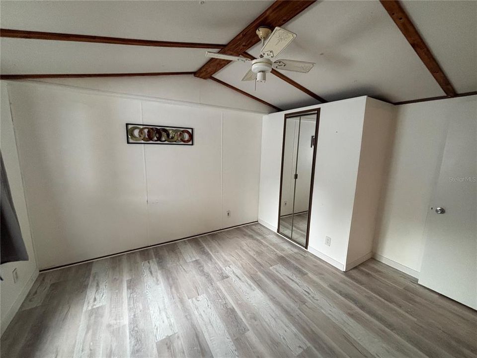 For Sale: $89,900 (2 beds, 1 baths, 784 Square Feet)