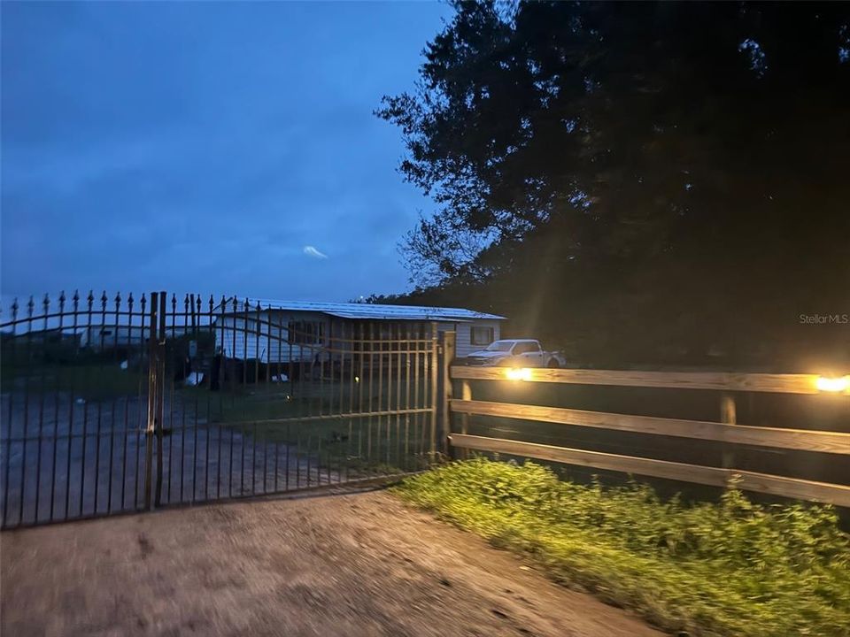 For Sale: $525,000 (3 beds, 2 baths, 1127 Square Feet)