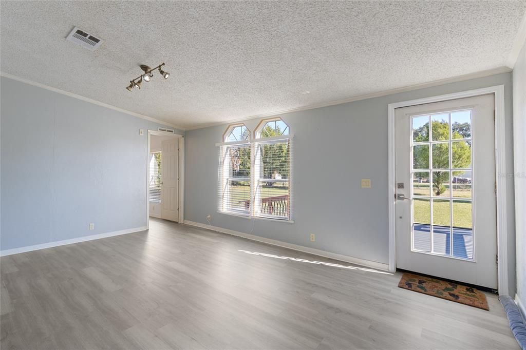 На продажу: $353,500 (3 спален, 3 ванн, 2052 Квадратных фут)