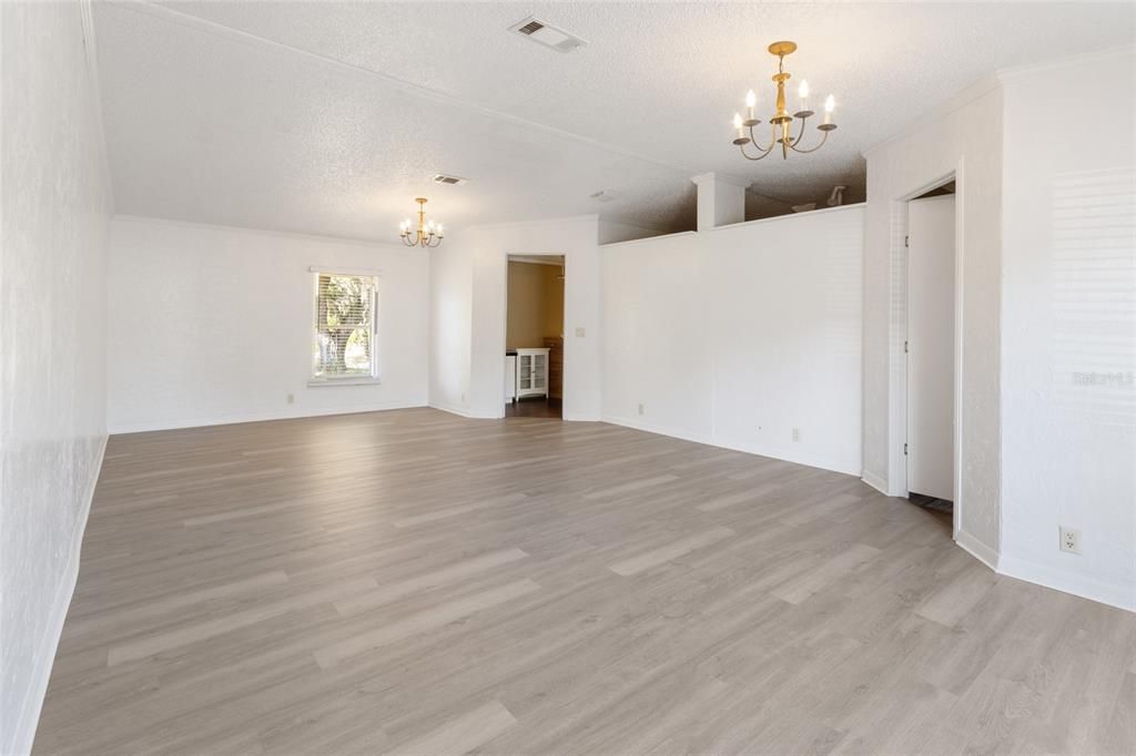 На продажу: $353,500 (3 спален, 3 ванн, 2052 Квадратных фут)