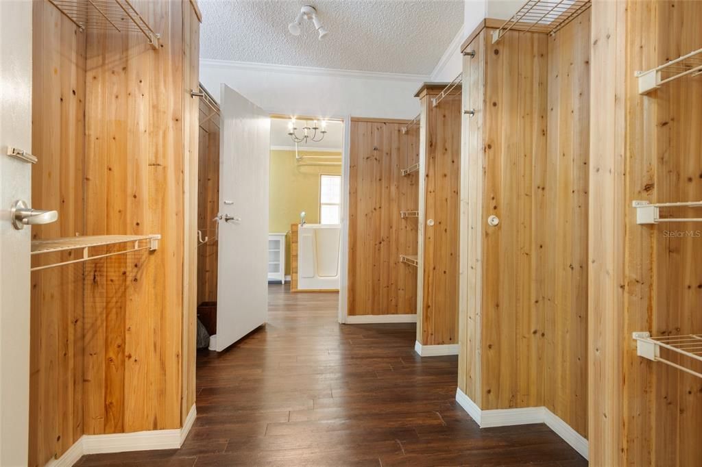 На продажу: $353,500 (3 спален, 3 ванн, 2052 Квадратных фут)