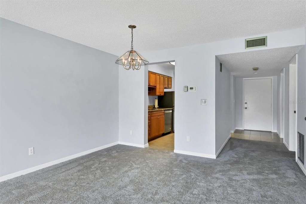 For Rent: $1,975 (2 beds, 2 baths, 1108 Square Feet)