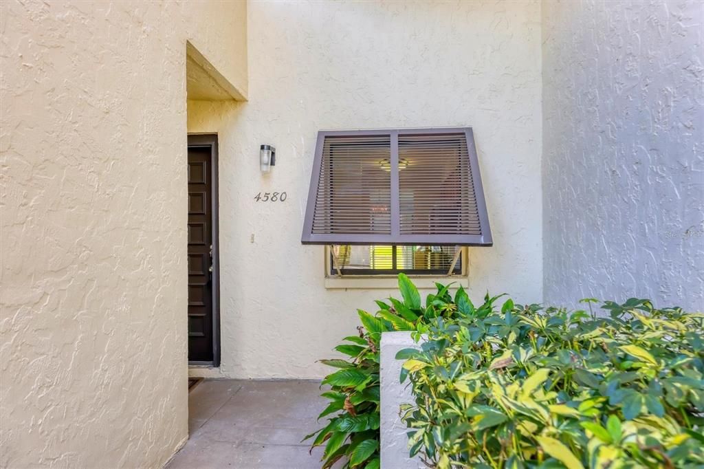 For Rent: $1,975 (2 beds, 2 baths, 1108 Square Feet)