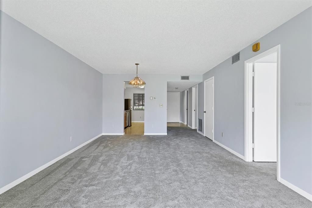 For Rent: $1,975 (2 beds, 2 baths, 1108 Square Feet)