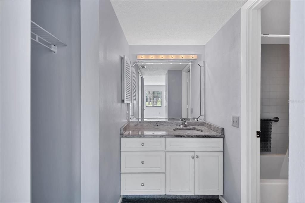 For Rent: $1,975 (2 beds, 2 baths, 1108 Square Feet)