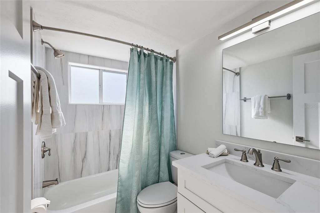 For Sale: $1,150,000 (2 beds, 2 baths, 1081 Square Feet)