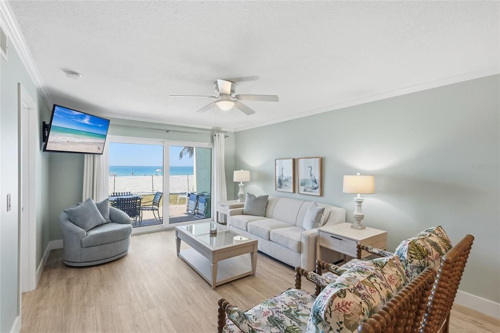 For Sale: $1,150,000 (2 beds, 2 baths, 1081 Square Feet)