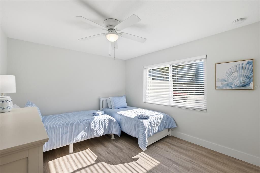 For Sale: $1,150,000 (2 beds, 2 baths, 1081 Square Feet)