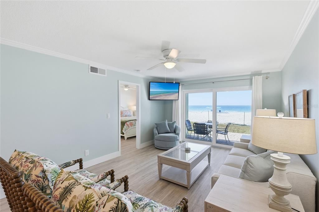 For Sale: $1,150,000 (2 beds, 2 baths, 1081 Square Feet)